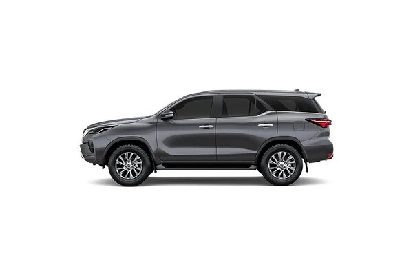 Toyota Fortuner Sparkling Black Crystal Shine