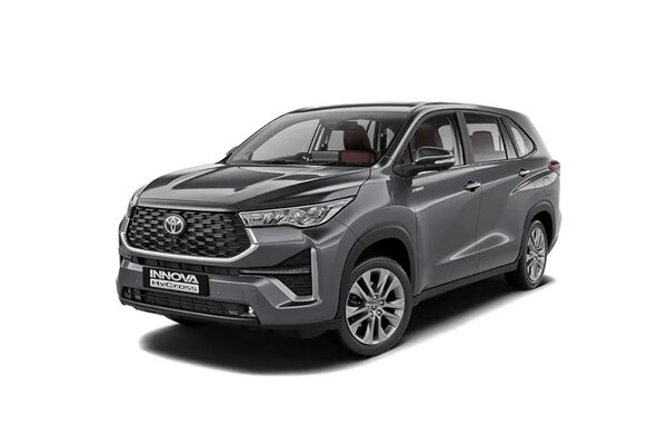 Toyota Innova Hycross Silver Metallic