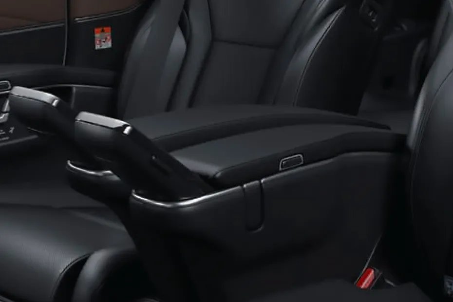 Toyota Vellfire Rear Arm Rest Close View