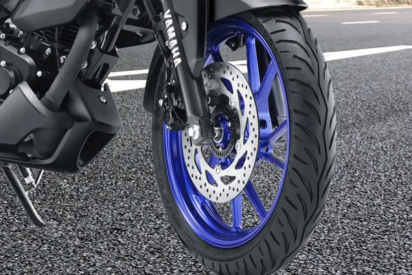Yamaha FZS FI V4 Front Tyre View