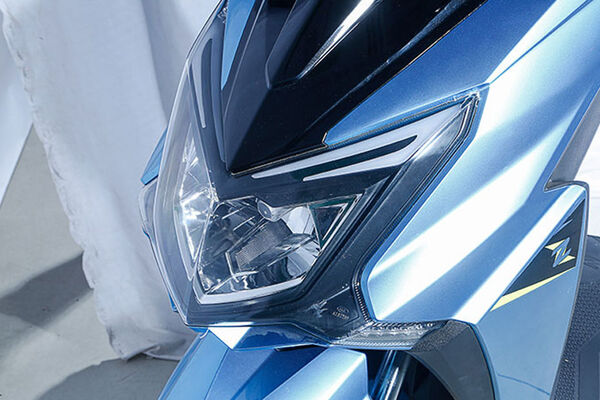Zelio Gracy i Headlight View