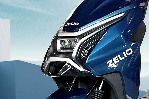 Zelio Gracy Plus Headlight View