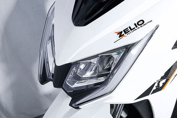 Zelio Gracy Headlight View