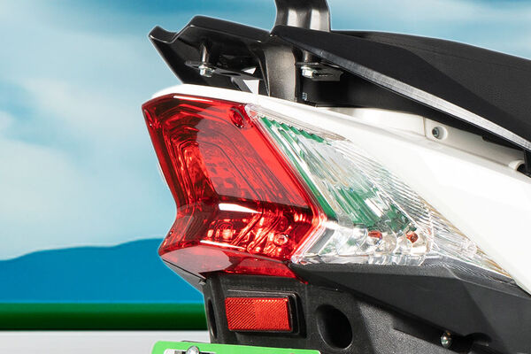 Zelo Zoop Taillight View